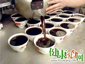 上火喝凉茶要热着喝才有功效