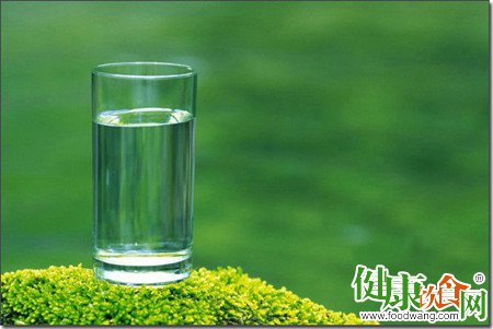 几个诀窍让你的白开水变得好喝又健康
