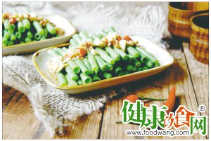 夏日下饭菜:腐乳汁拌豇豆