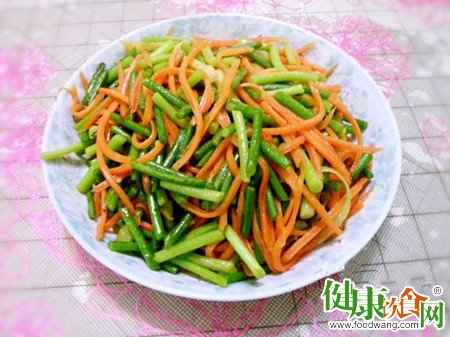 家常菜菜谱:蒜苔炒胡萝卜