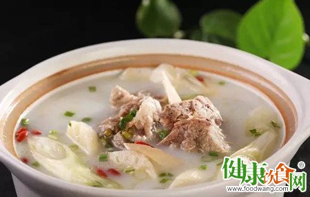骨折病人吃什么好?骨折后喝骨头汤有讲究