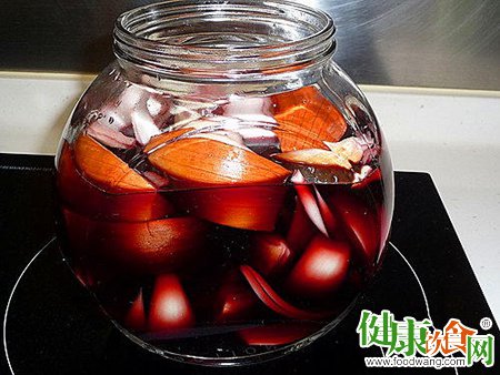 三高人群保健喝洋葱葡萄酒