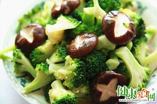 白领午餐如何营养搭配?推荐这道蓝瘦香菇网红菜