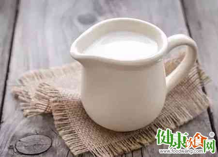 宝宝牛奶过敏不妨用羊奶喂养