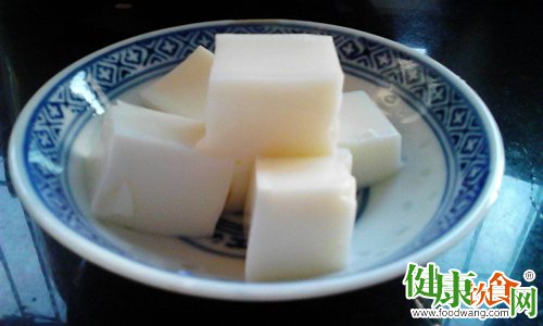 甜品的做法:教您自制爽滑鲜奶冻