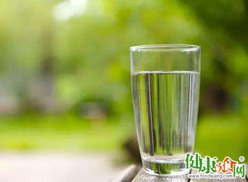 晨起喝水:温开水是最佳选择