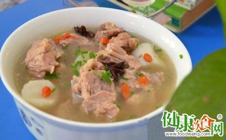 喝西瓜皮淮山枸杞子瘦肉汤可消暑解热