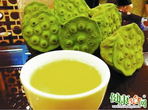 喝灯心莲子茶清心降火安神