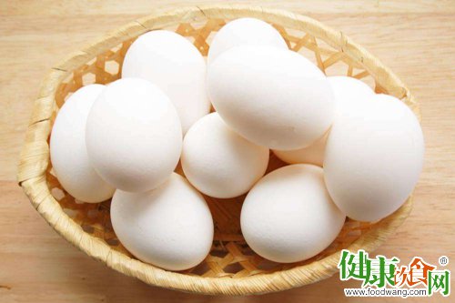要避开不新鲜的禽蛋只需两招