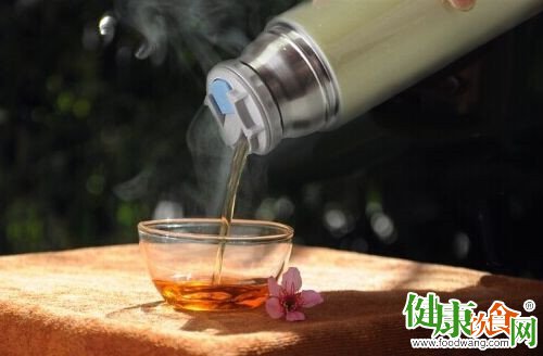 注意!保温杯不宜用来泡茶