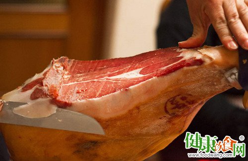 血压高的人少吃火腿等高钠食品