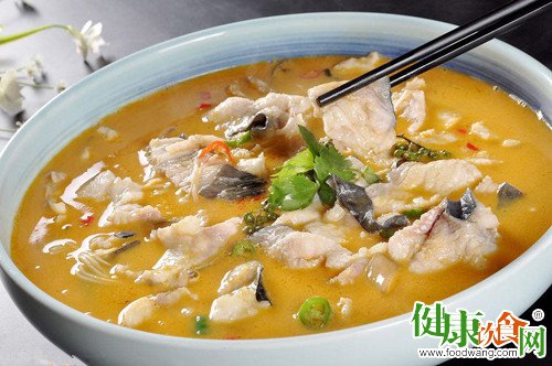 苗家风味美食——酸汤鱼的做法
